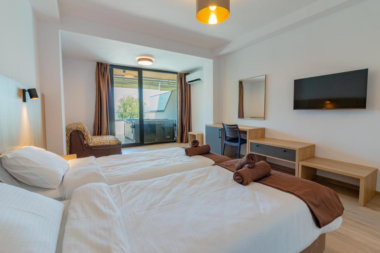 Lago Hotel ลากาดิน ภายนอก รูปภาพ