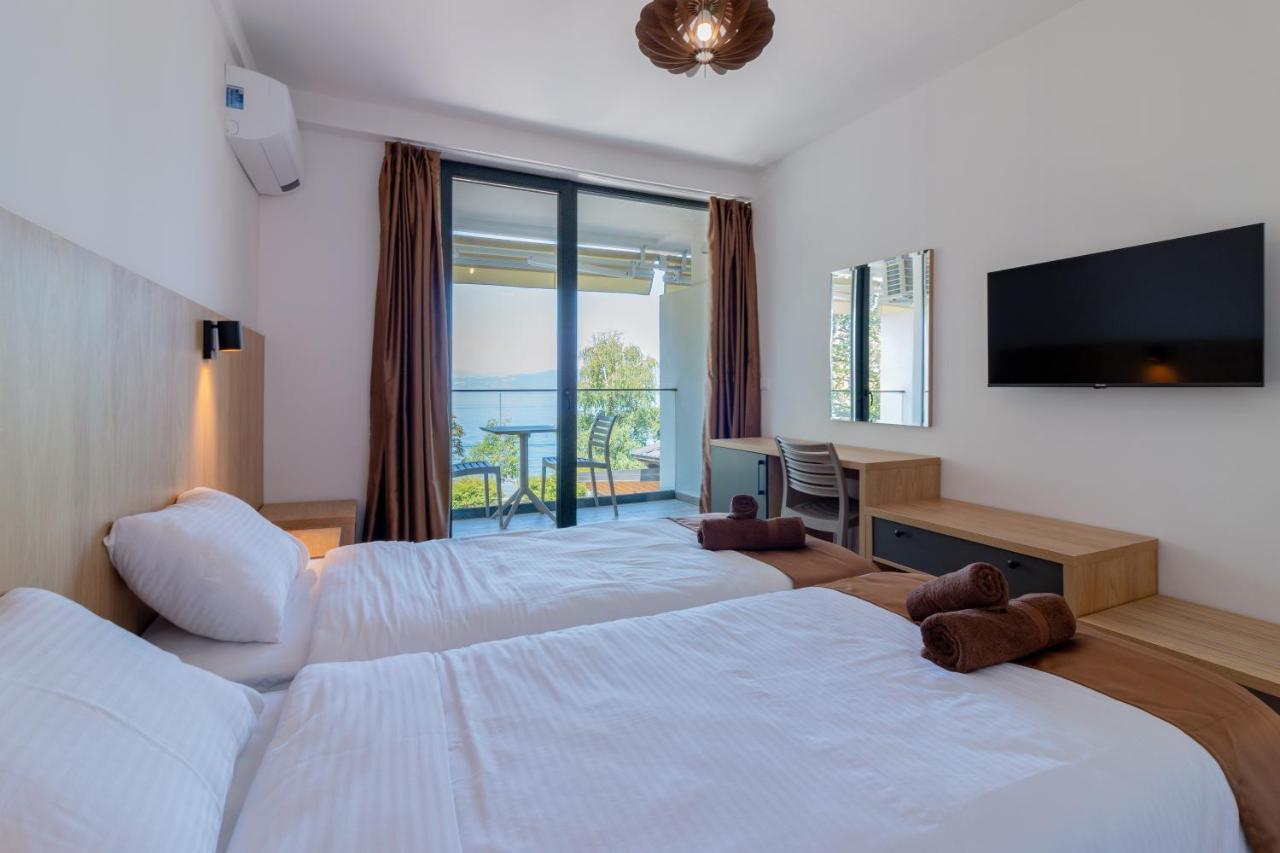 Lago Hotel ลากาดิน ภายนอก รูปภาพ