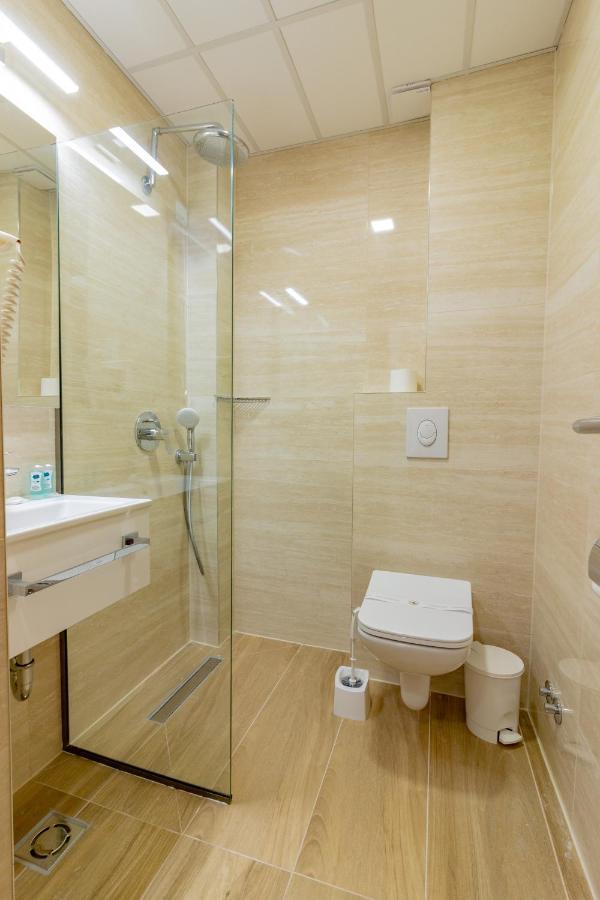 Lago Hotel ลากาดิน ภายนอก รูปภาพ